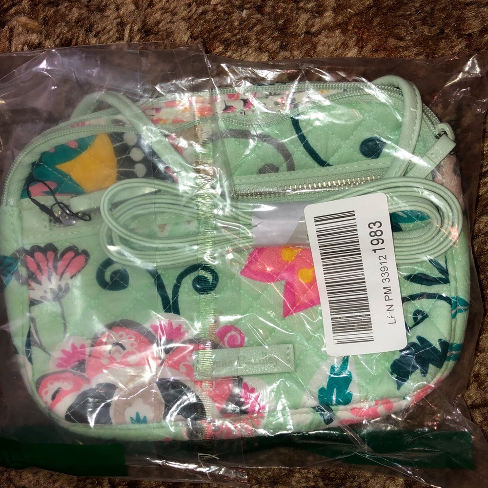 Vera Bradley BNWT Floral Crossbody